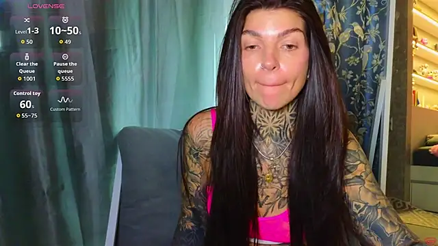 tattooedBabyy webcam