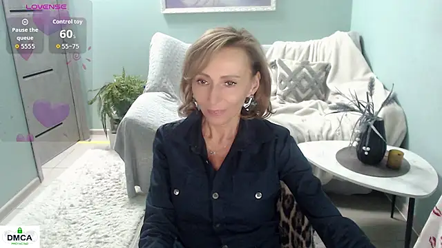 HornyMilf_777 webcam