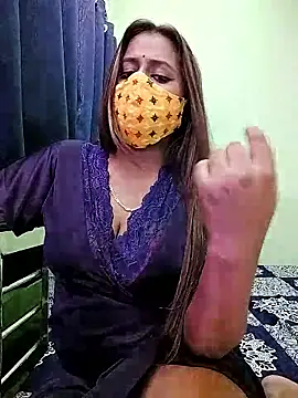 LoveLy-Soneya webcam