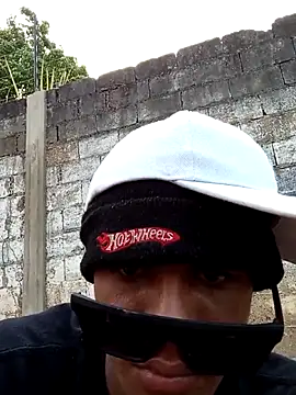 spittingpig1's live cam