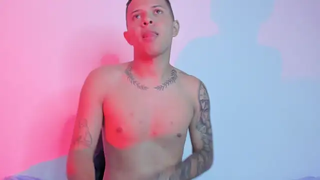 LatinsGuys2026 webcam