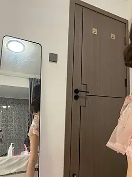 美女meimei_x在线直播