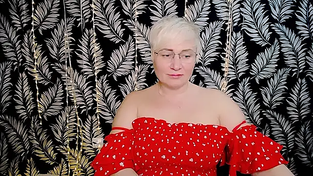 Olivia_playful webcam