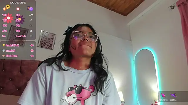 luna_velveth live sex cam