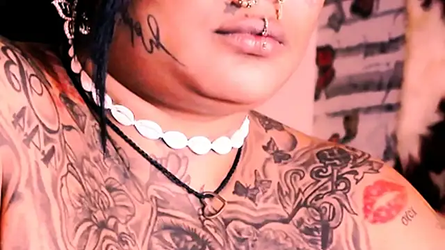 indian_dreamgirl webcam