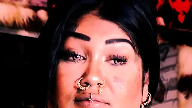 indian_dreamgirl webcam