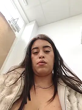 MissNyraSecret webcam