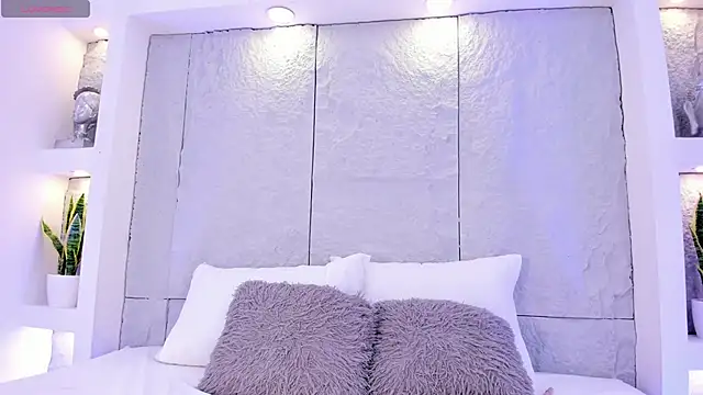 AlassiaHocthner webcam