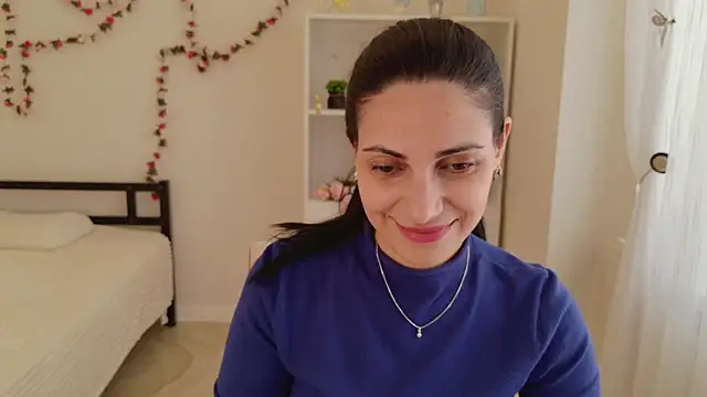 LovelyBeatrice webcam