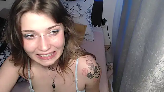 AlienforTwenty webcam