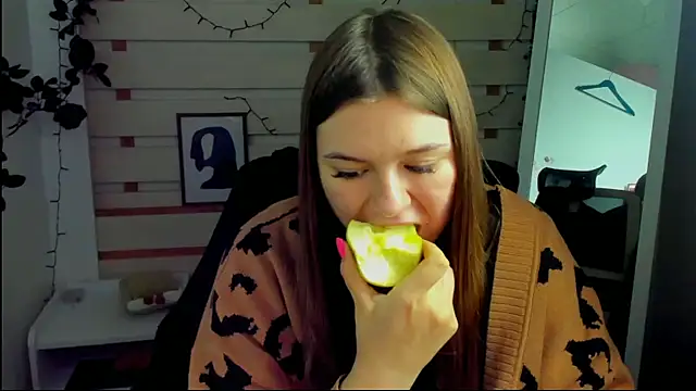 Josephine_Kiss webcam