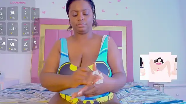 PenelopeBoobss webcam