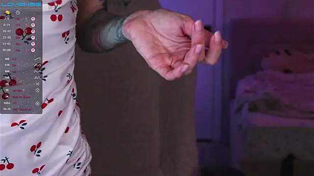 break-me-shake-me - Break-me-Shake-me's free webcam - UK Sex Cams