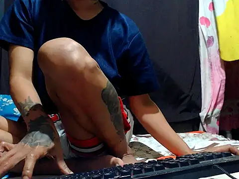 AwesomeMistress_Bigcock webcam