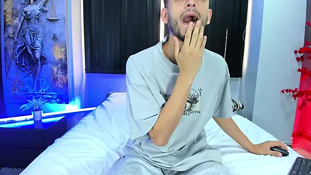 dracke_and_zara webcam