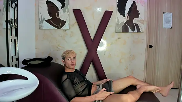 YOUNG_GUYS1 webcam
