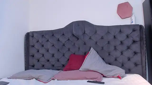 two_milkyway Live Webcam on Stripchat