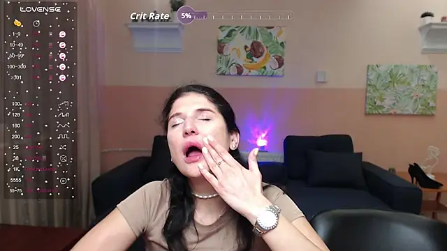 Alianna_Solo_Kisses webcam