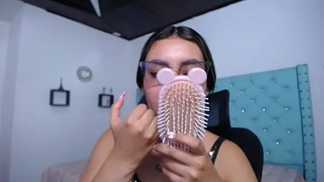 kathe-mills235 webcam