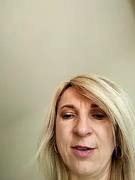 AhlyssaLove1155 webcam