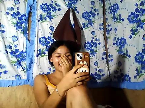 PinaySkinnyJust18 webcam