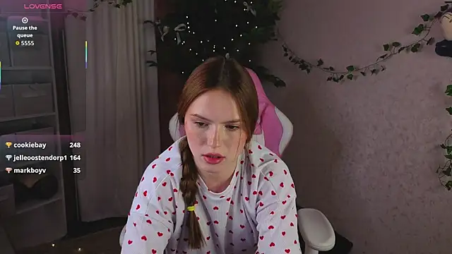 Diana_Broooks webcam