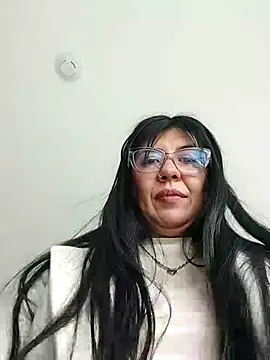 aisha_latina webcam