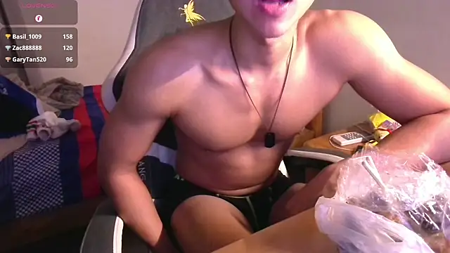 iron0401 Live Webcam on Stripchat