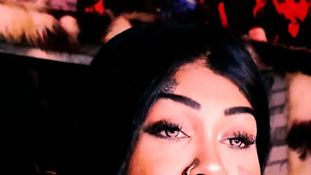 indian_dreamgirl webcam