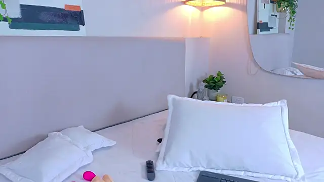 violetbloomm - VioletBloomm's free webcam - UK Sex Cams