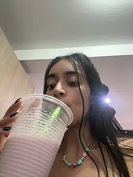 leilani_X webcam