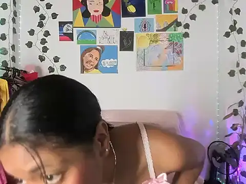 ElectraaJoness webcam