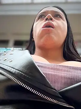 _Mia-Safety_Inspector webcam