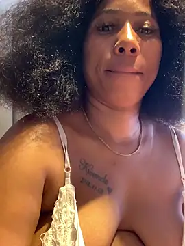 Webcam Model (CurvyDesire1)  is live.Free join now!