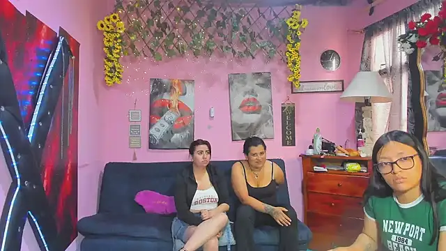lesbiancuple (G young) - Twerking all girl naked ass