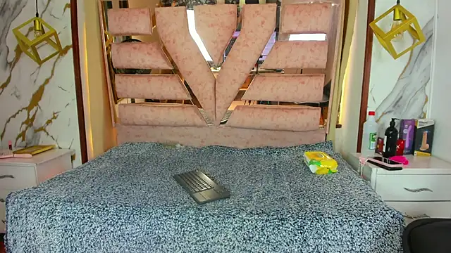 Antonella_And_Thiago webcam