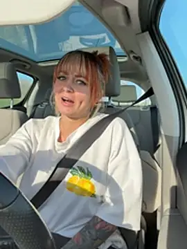 ObviouslyPeachy webcam