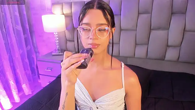 VictoriaMonroee_ webcam