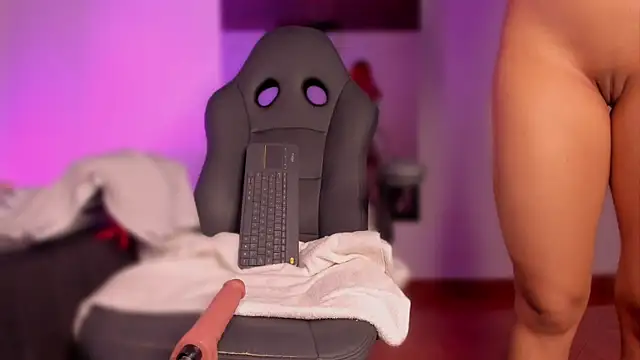 Emmily_Savage webcam