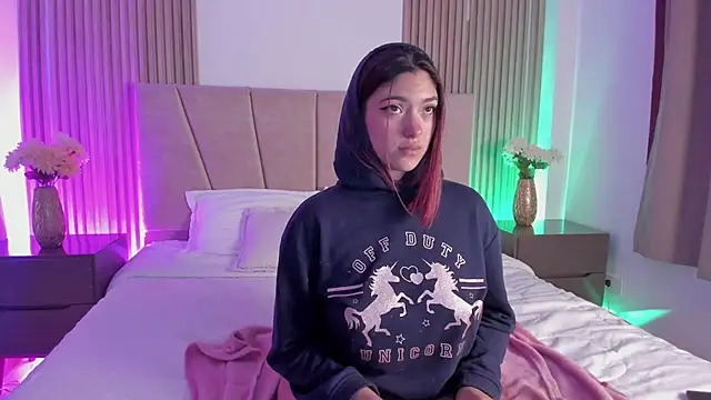 Victoria_Beaumont webcam