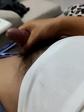 guozuo Live Webcam on Stripchat