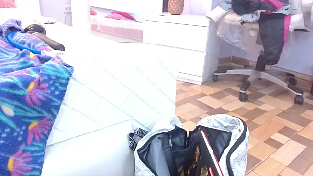 minene_mikami webcam