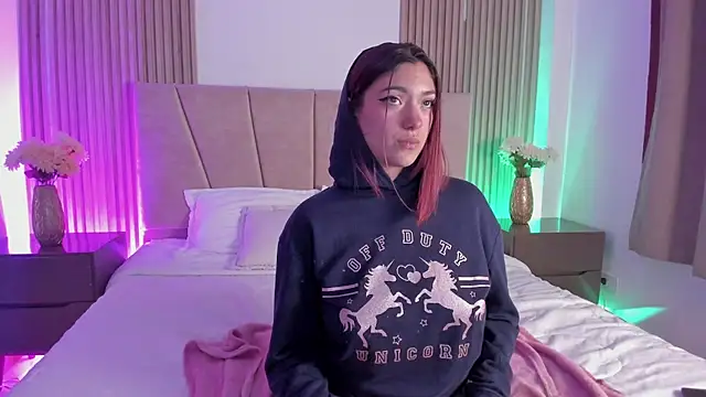 Victoria_Beaumont webcam