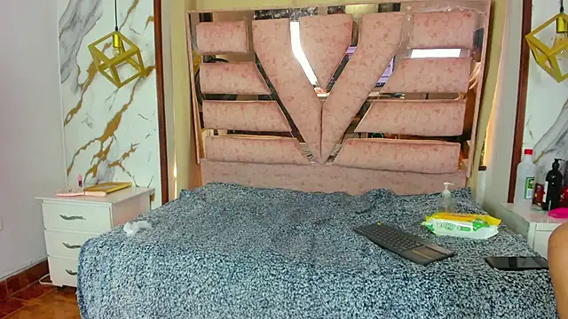 Antonella_And_Thiago live sex cam