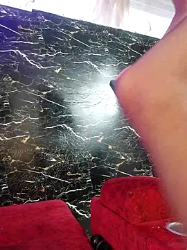 crislingery_dolli webcam