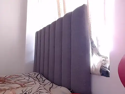 saara_johnson496 webcam