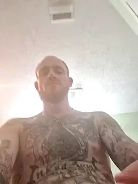 redandjuicy Live Webcam on Stripchat