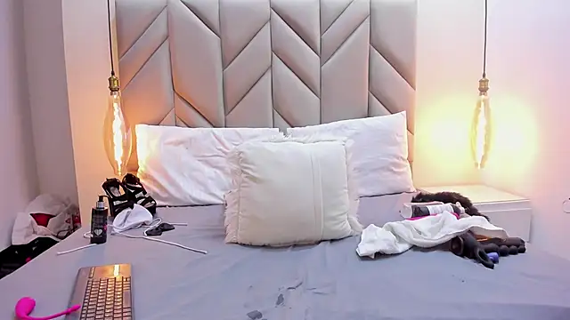 isabellafoox - IsabellaFoox's free webcam - UK Sex Cams