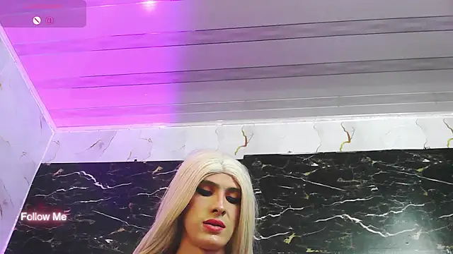 crislingery_dolli webcam