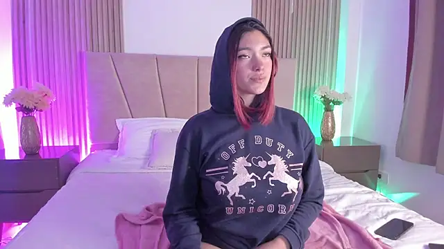 Victoria_Beaumont webcam